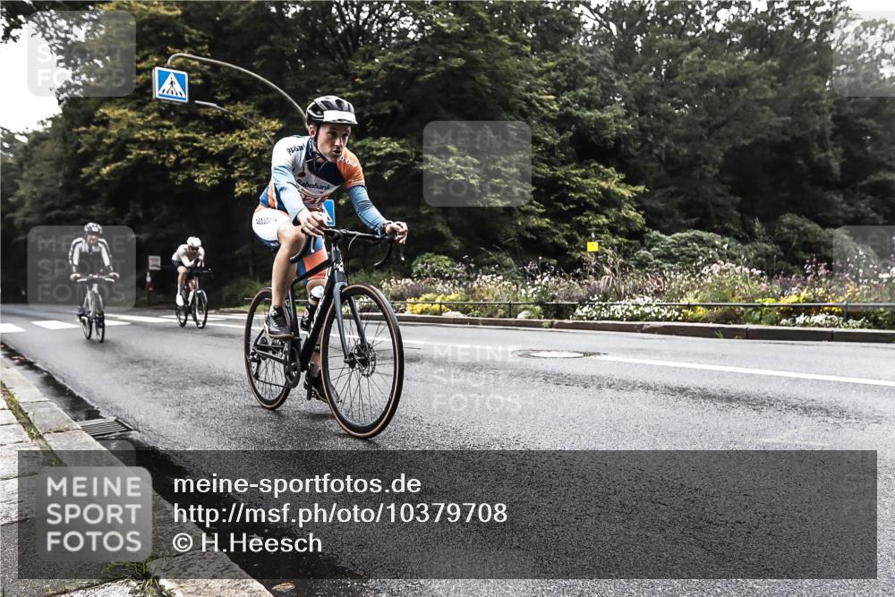 13.09.2026 - Stadtparktriathlon H.Heesch http://msf.ph/oto/10379708 13.09.2026 10:13:36 Radfahren 242, 313, 321, 328 meine-sportfotos.de