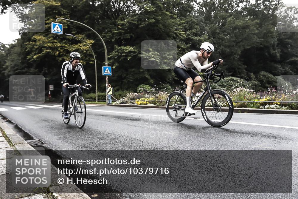 13.09.2026 - Stadtparktriathlon H.Heesch http://msf.ph/oto/10379716 13.09.2026 10:13:37 Radfahren 242, 313, 321, 328 meine-sportfotos.de