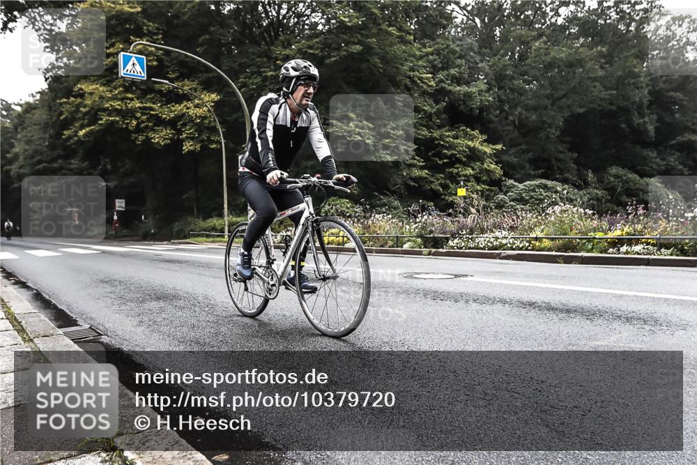 13.09.2026 - Stadtparktriathlon H.Heesch http://msf.ph/oto/10379720 13.09.2026 10:13:37 Radfahren 242, 313, 321, 328 meine-sportfotos.de