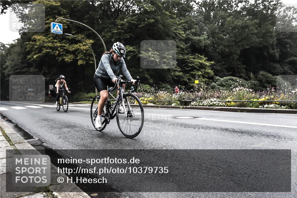 13.09.2026 - Stadtparktriathlon H.Heesch http://msf.ph/oto/10379735 13.09.2026 10:13:43 Radfahren 230, 246, 319 meine-sportfotos.de