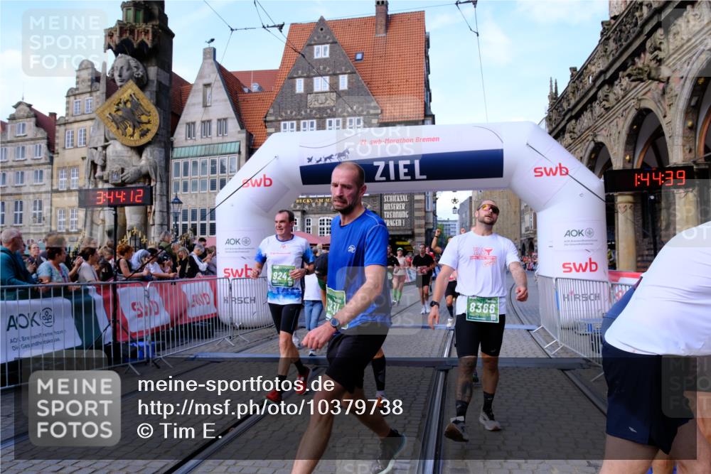 13.09.2026 - 21. swb-Marathon Bremen Tim E. http://msf.ph/oto/10379738 13.09.2026 13:15:01 Ziel 199, 615, 616, 889, 1455, 1748, 2251, 2847, 2971, 2997, 3012, 3057, 3175, 3206, 3821, 3834, 4097, 4226, 4246, 4569, 4586, 4685, 4968, 5239, 5315, 5649, 5962, 6404, 6472, 7251, 7782, 8366, 8409, 9242, 9523, 10016, 13141 meine-sportfotos.de