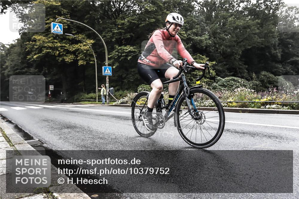 13.09.2026 - Stadtparktriathlon H.Heesch http://msf.ph/oto/10379752 13.09.2026 10:13:59 Radfahren 231, 239 meine-sportfotos.de