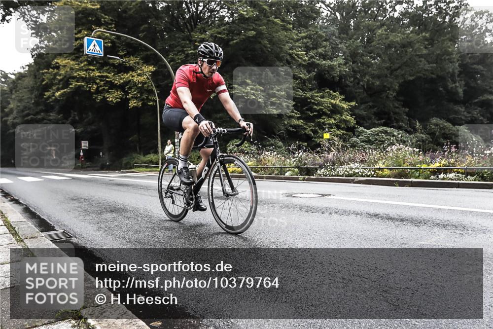 13.09.2026 - Stadtparktriathlon H.Heesch http://msf.ph/oto/10379764 13.09.2026 10:14:05 Radfahren 214, 239, 250 meine-sportfotos.de
