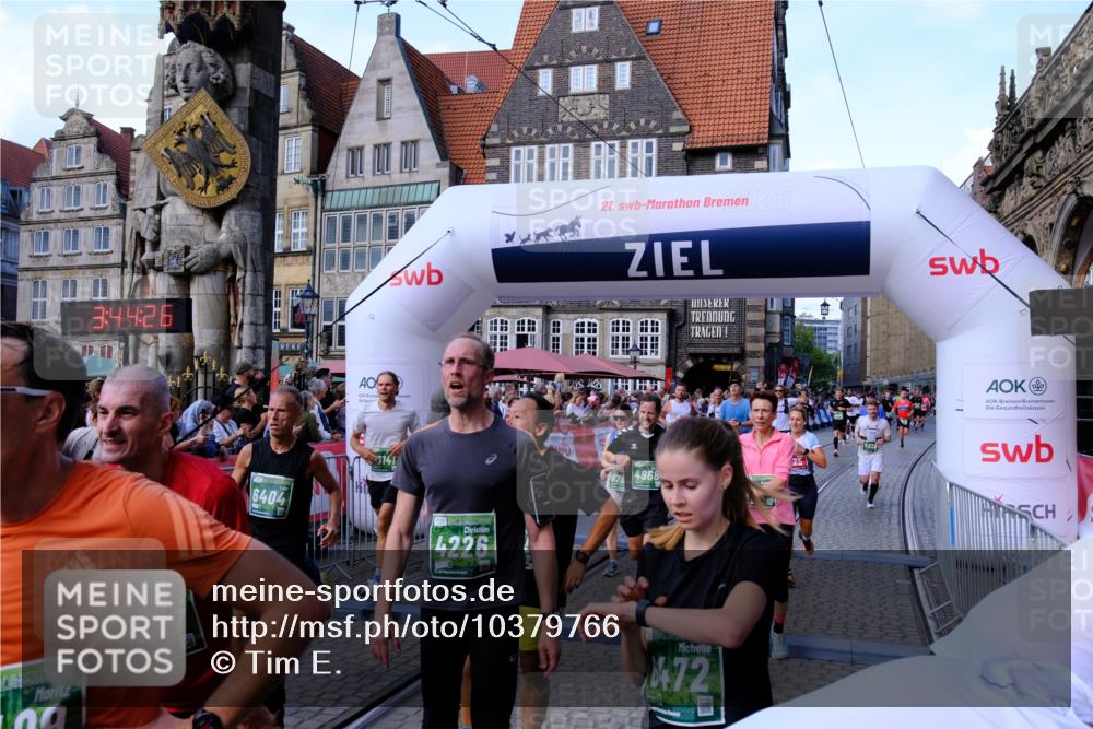 13.09.2026 - 21. swb-Marathon Bremen Tim E. http://msf.ph/oto/10379766 13.09.2026 13:15:15 Ziel 889, 1510, 1748, 2383, 3057, 3175, 3206, 3504, 3717, 4226, 4569, 4968, 5294, 5298, 5315, 5417, 5471, 5649, 5796, 6351, 6379, 6404, 6472, 6521, 6528, 6717, 7190, 7432, 8238, 8409, 9363, 9523, 9797, 13141 meine-sportfotos.de