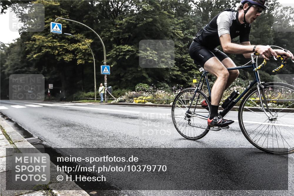13.09.2026 - Stadtparktriathlon H.Heesch http://msf.ph/oto/10379770 13.09.2026 10:14:14 Radfahren 220 meine-sportfotos.de