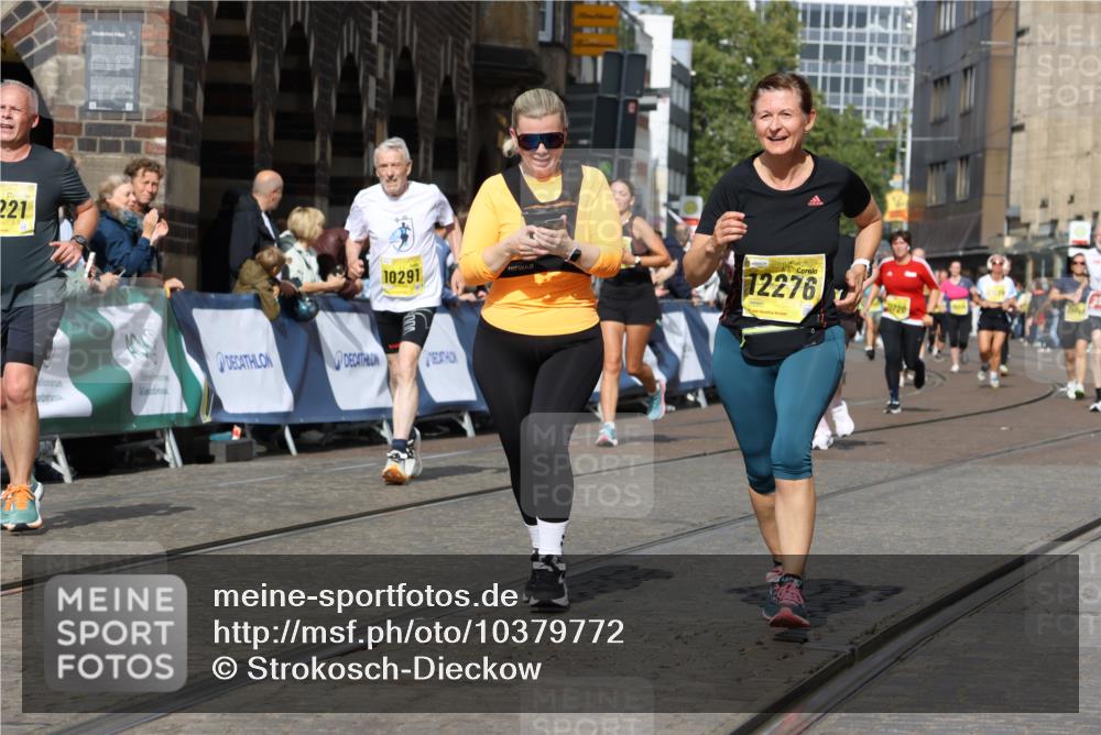 13.09.2026 - 21. swb-Marathon Bremen Strokosch-Dieckow http://msf.ph/oto/10379772 13.09.2026 11:04:20 Ziel 10152, 10357, 10390, 10403, 10429, 10516, 10607, 10659, 10671, 10672, 10720, 10726, 10912, 10913, 10918, 11149, 11318, 11319, 11325, 11451, 11470, 11471, 11511, 11539, 11618, 11909, 11967, 12001, 12103, 12113, 12140, 12260, 12392, 12433, 12504, 10160, 10245, 10526, 10711, 10755, 10877, 11214, 11215, 11248, 11410, 11740, 11761, 11991, 12009, 12929 meine-sportfotos.de
