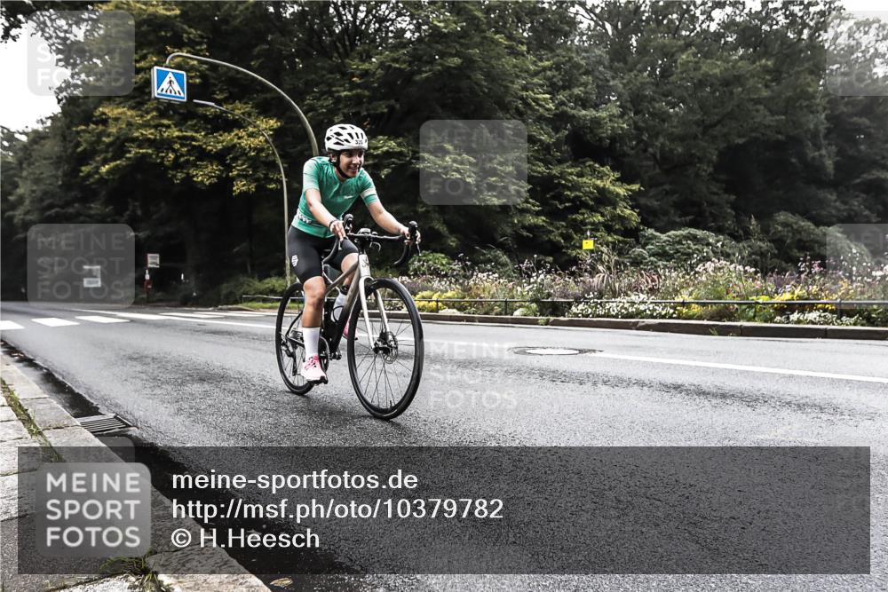 13.09.2026 - Stadtparktriathlon H.Heesch http://msf.ph/oto/10379782 13.09.2026 10:14:24 Radfahren 299, 320 meine-sportfotos.de