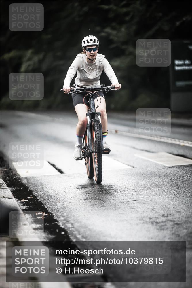 13.09.2026 - Stadtparktriathlon H.Heesch http://msf.ph/oto/10379815 13.09.2026 12:23:47 Radfahren 990, 1119 meine-sportfotos.de