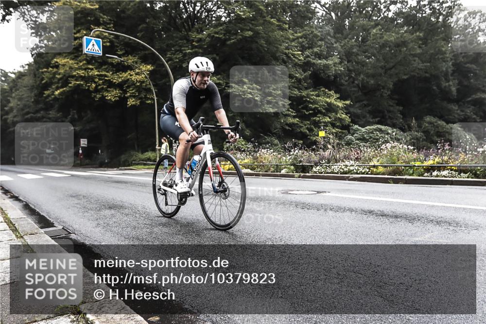13.09.2026 - Stadtparktriathlon H.Heesch http://msf.ph/oto/10379823 13.09.2026 10:15:25 Radfahren 219, 306 meine-sportfotos.de