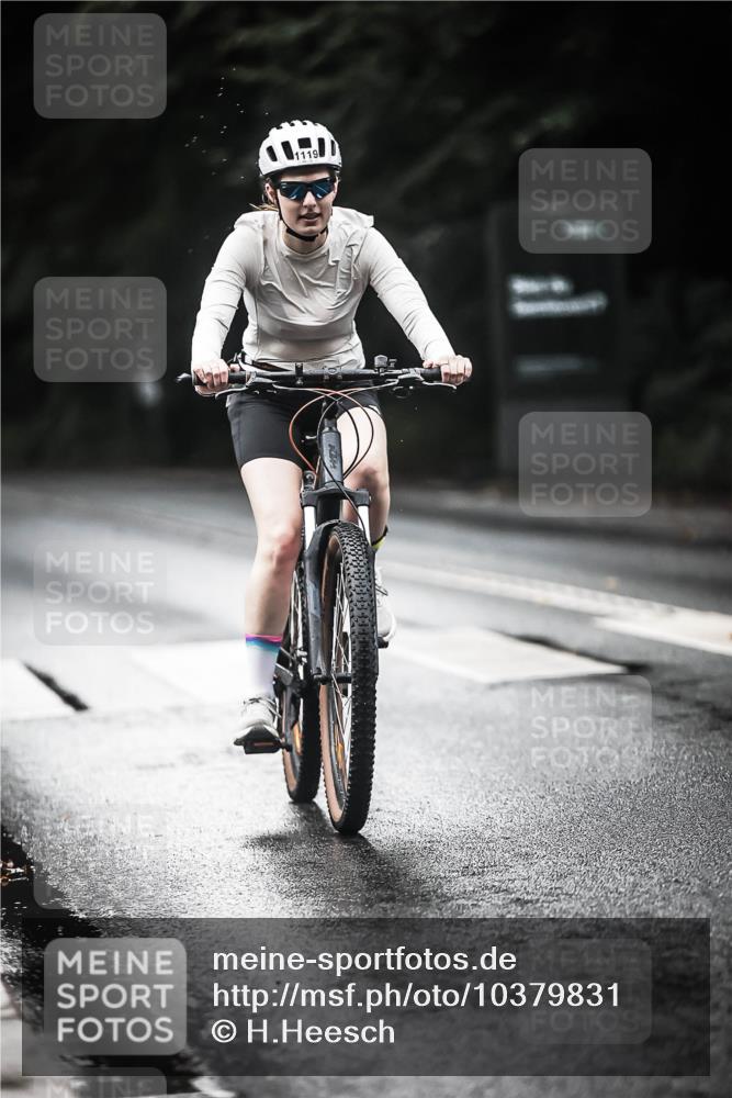 13.09.2026 - Stadtparktriathlon H.Heesch http://msf.ph/oto/10379831 13.09.2026 12:23:47 Radfahren 990, 1119 meine-sportfotos.de