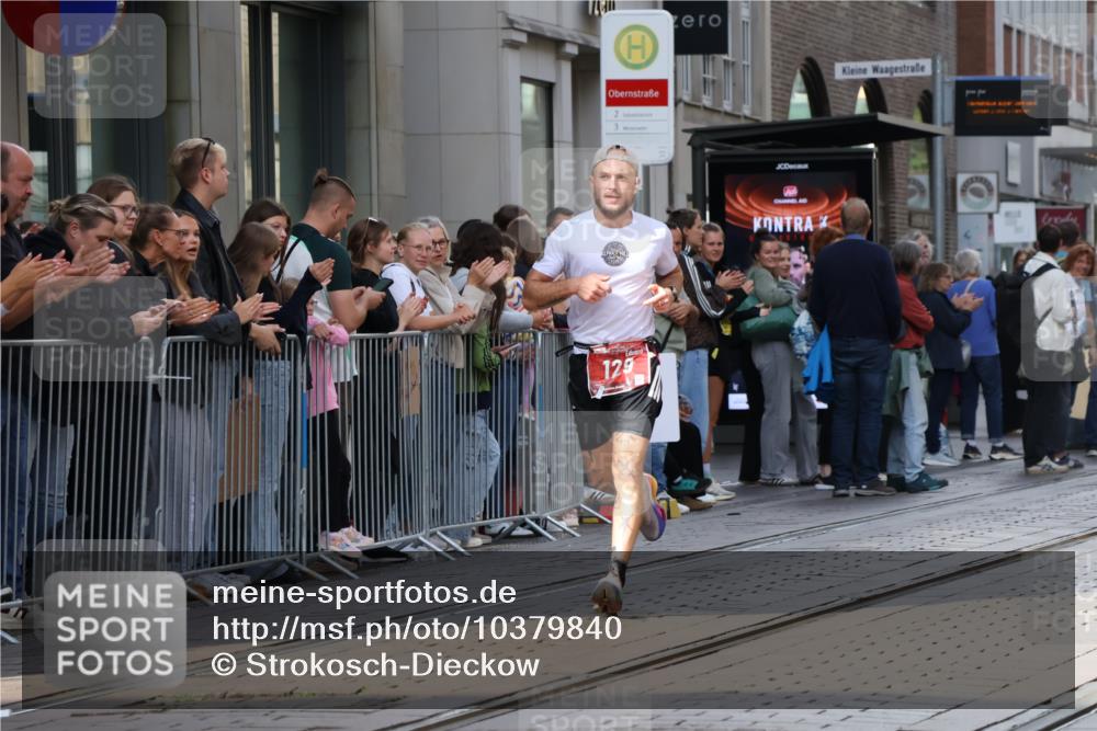 13.09.2026 - 21. swb-Marathon Bremen Strokosch-Dieckow http://msf.ph/oto/10379840 13.09.2026 12:41:55 Ziel 129, 1139 meine-sportfotos.de