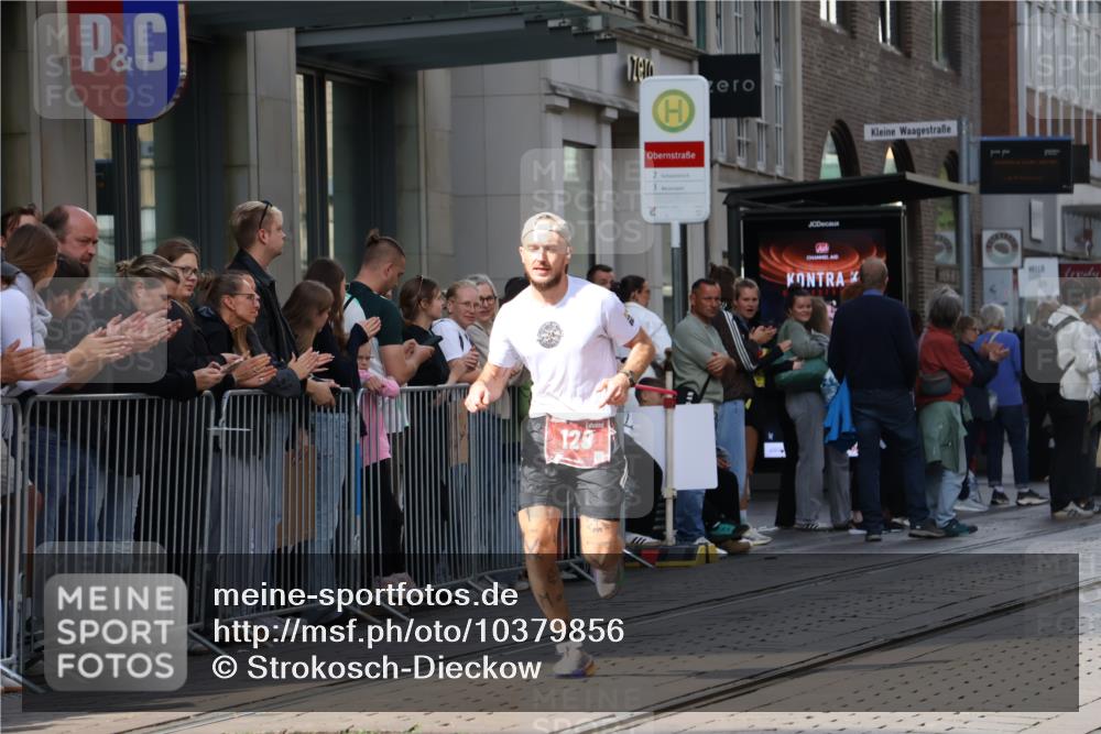 13.09.2026 - 21. swb-Marathon Bremen Strokosch-Dieckow http://msf.ph/oto/10379856 13.09.2026 12:41:55 Ziel 129, 1139 meine-sportfotos.de