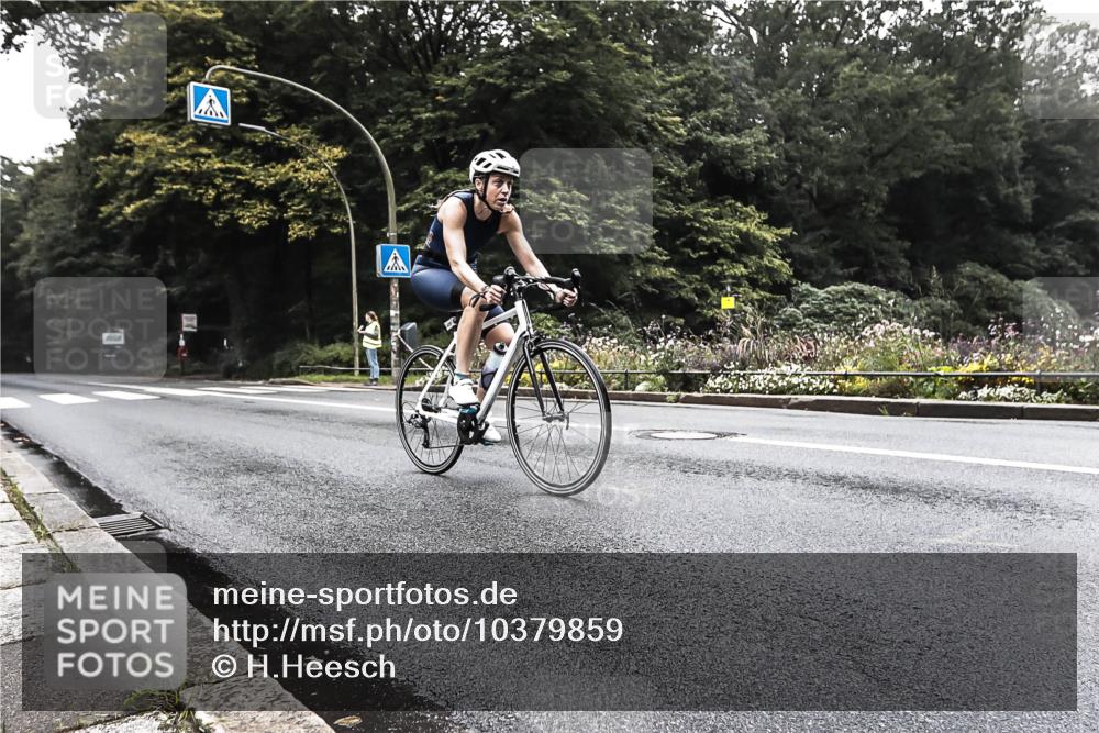 13.09.2026 - Stadtparktriathlon H.Heesch http://msf.ph/oto/10379859 13.09.2026 10:15:41 Radfahren 218, 329, 409 meine-sportfotos.de
