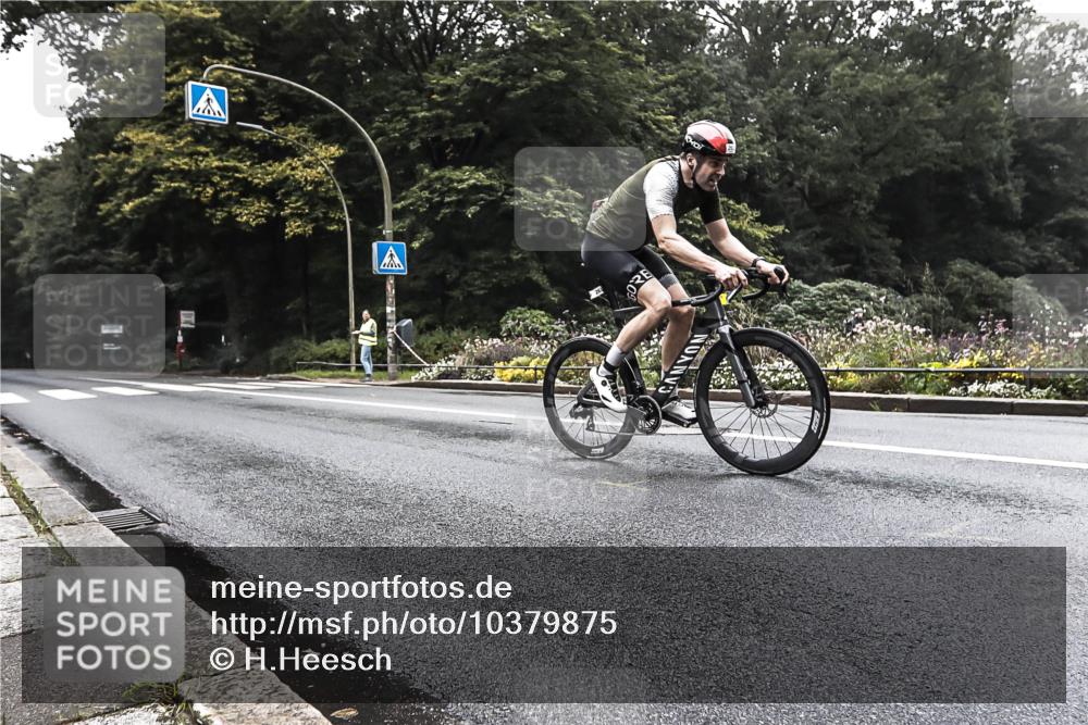 13.09.2026 - Stadtparktriathlon H.Heesch http://msf.ph/oto/10379875 13.09.2026 10:15:48 Radfahren 263, 295, 327 meine-sportfotos.de