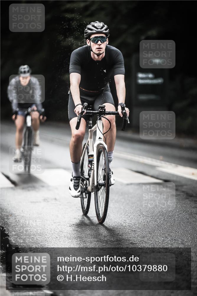 13.09.2026 - Stadtparktriathlon H.Heesch http://msf.ph/oto/10379880 13.09.2026 12:24:00 Radfahren 969, 1064, 1188 meine-sportfotos.de
