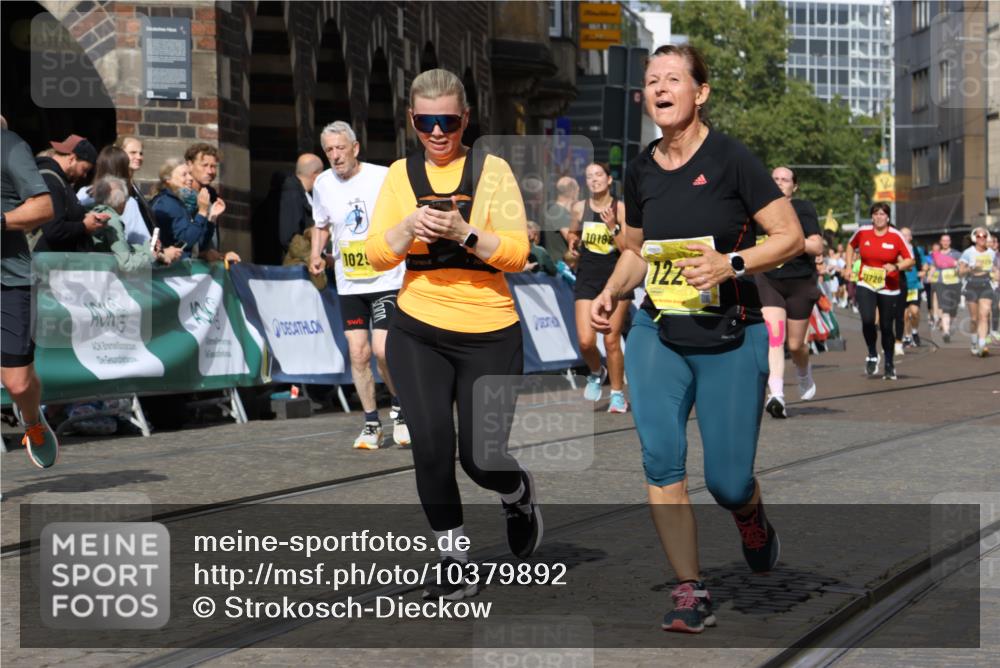 13.09.2026 - 21. swb-Marathon Bremen Strokosch-Dieckow http://msf.ph/oto/10379892 13.09.2026 11:04:20 Ziel 10152, 10357, 10390, 10403, 10429, 10516, 10607, 10659, 10671, 10672, 10720, 10726, 10912, 10913, 10918, 11149, 11318, 11319, 11325, 11451, 11470, 11471, 11511, 11539, 11618, 11909, 11967, 12001, 12103, 12113, 12140, 12260, 12392, 12433, 12504, 10160, 10245, 10526, 10711, 10755, 10877, 11214, 11215, 11248, 11410, 11740, 11761, 11991, 12009, 12929 meine-sportfotos.de