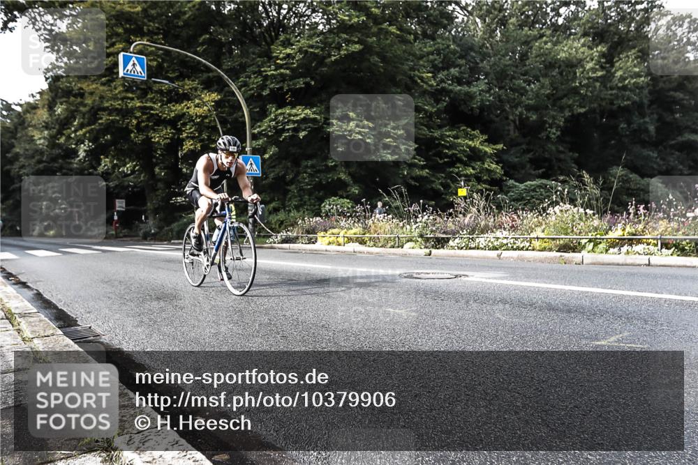 13.09.2026 - Stadtparktriathlon H.Heesch http://msf.ph/oto/10379906 13.09.2026 10:52:24 Radfahren 564 meine-sportfotos.de