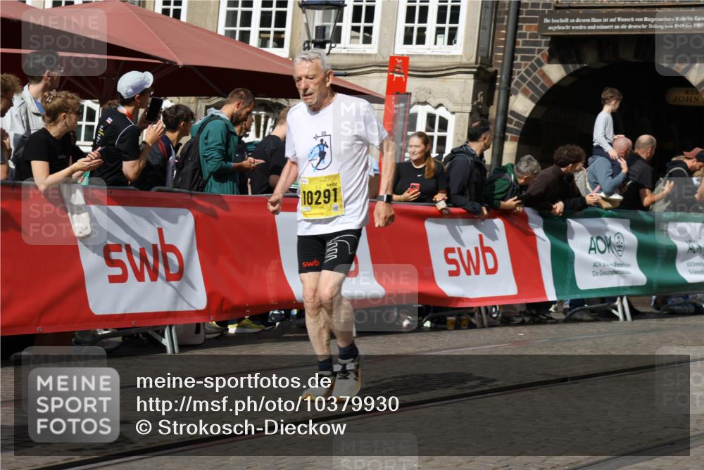 13.09.2026 - 21. swb-Marathon Bremen Strokosch-Dieckow http://msf.ph/oto/10379930 13.09.2026 11:04:24 Ziel 10291, 10390, 10403, 10516, 10607, 10659, 10671, 10672, 10720, 10726, 10912, 10913, 11149, 11221, 11318, 11319, 11470, 11471, 11511, 11539, 11618, 11726, 11909, 12001, 12103, 12113, 12140, 12260, 12276, 12392, 12433, 12504, 10160, 10711, 10755, 10877, 11114, 11364, 11592, 11761, 11991 meine-sportfotos.de