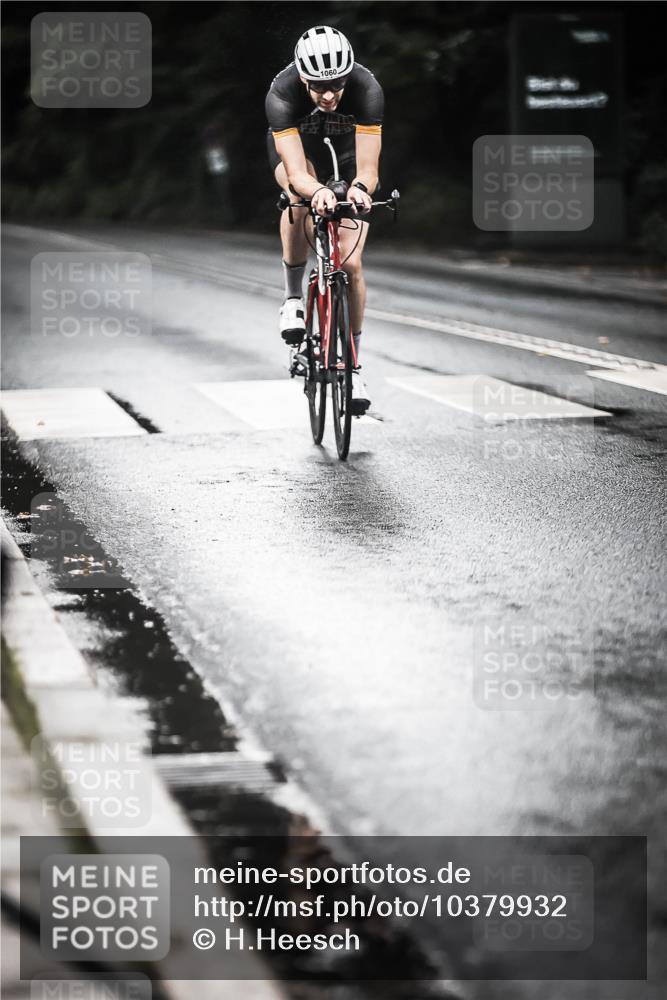 13.09.2026 - Stadtparktriathlon H.Heesch http://msf.ph/oto/10379932 13.09.2026 12:24:16 Radfahren 1030, 1060 meine-sportfotos.de