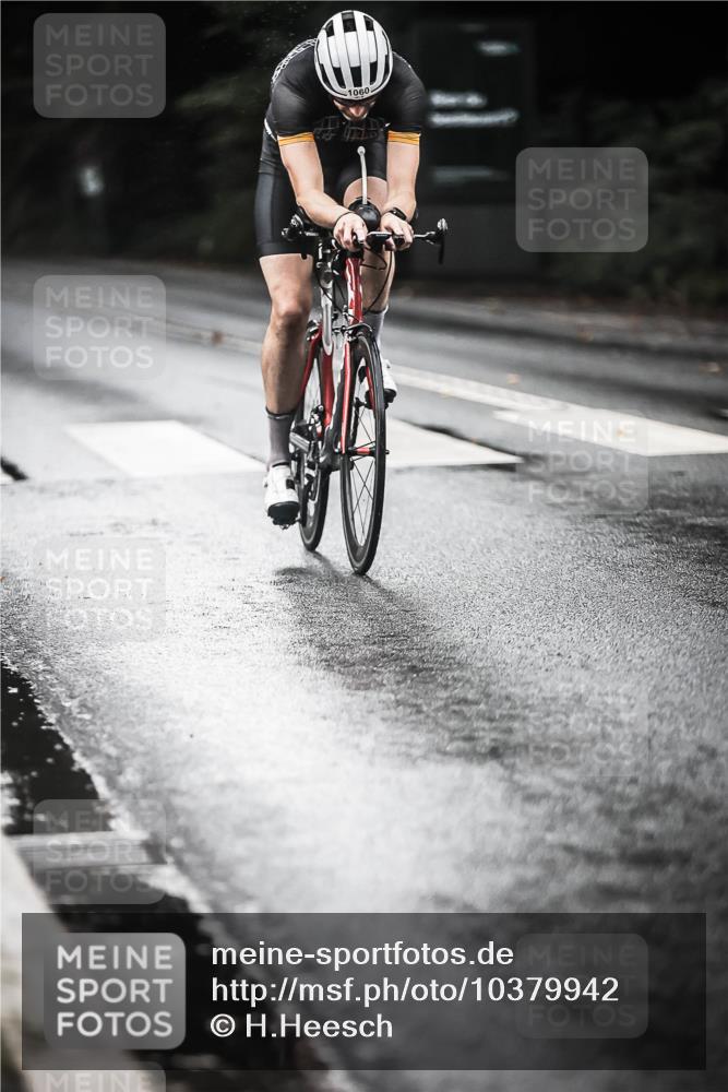 13.09.2026 - Stadtparktriathlon H.Heesch http://msf.ph/oto/10379942 13.09.2026 12:24:16 Radfahren 1030, 1060 meine-sportfotos.de