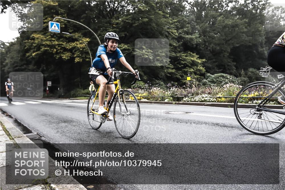 13.09.2026 - Stadtparktriathlon H.Heesch http://msf.ph/oto/10379945 13.09.2026 10:16:32 Radfahren 224, 284, 348, 351 meine-sportfotos.de