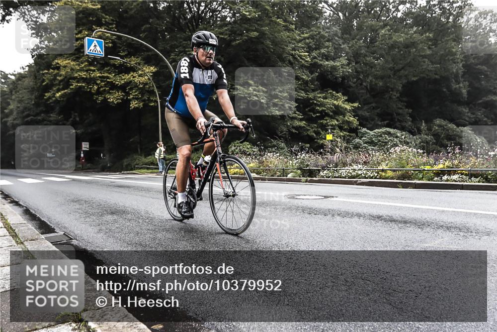 13.09.2026 - Stadtparktriathlon H.Heesch http://msf.ph/oto/10379952 13.09.2026 10:16:34 Radfahren 224, 348, 351 meine-sportfotos.de