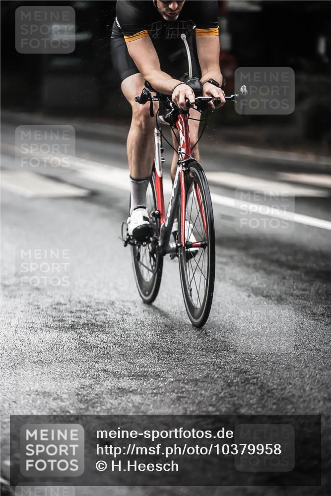13.09.2026 - Stadtparktriathlon H.Heesch http://msf.ph/oto/10379958 13.09.2026 12:24:17 Radfahren 1030, 1060 meine-sportfotos.de
