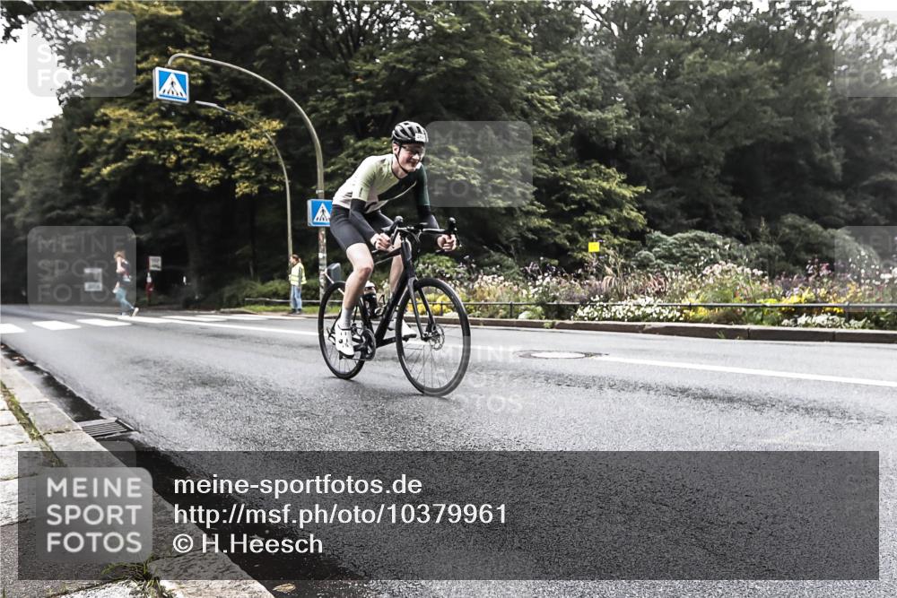13.09.2026 - Stadtparktriathlon H.Heesch http://msf.ph/oto/10379961 13.09.2026 10:16:39 Radfahren 236, 289 meine-sportfotos.de
