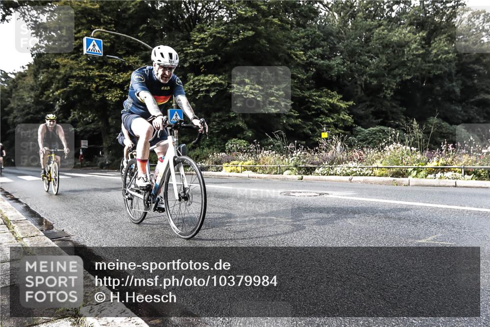 13.09.2026 - Stadtparktriathlon H.Heesch http://msf.ph/oto/10379984 13.09.2026 10:52:28 Radfahren 371, 490, 568, 575, 581 meine-sportfotos.de
