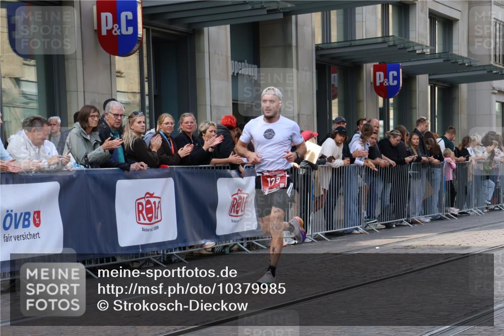 13.09.2026 - 21. swb-Marathon Bremen Strokosch-Dieckow http://msf.ph/oto/10379985 13.09.2026 12:41:58 Ziel 129 meine-sportfotos.de