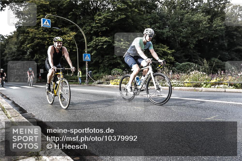 13.09.2026 - Stadtparktriathlon H.Heesch http://msf.ph/oto/10379992 13.09.2026 10:52:28 Radfahren 371, 490, 568, 575, 581 meine-sportfotos.de