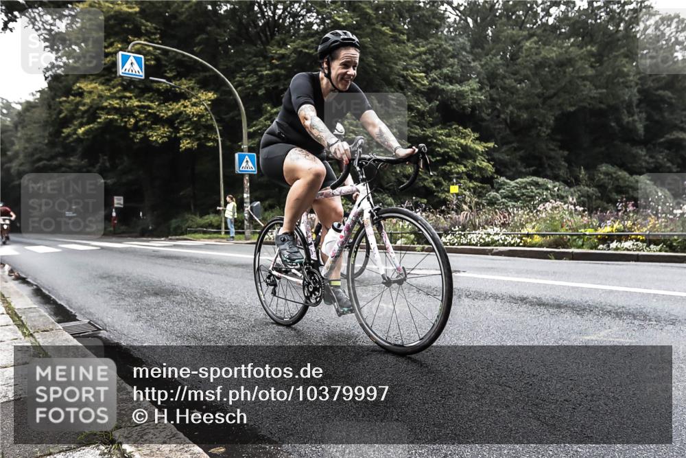 13.09.2026 - Stadtparktriathlon H.Heesch http://msf.ph/oto/10379997 13.09.2026 10:17:28 Radfahren 215, 228, 292 meine-sportfotos.de