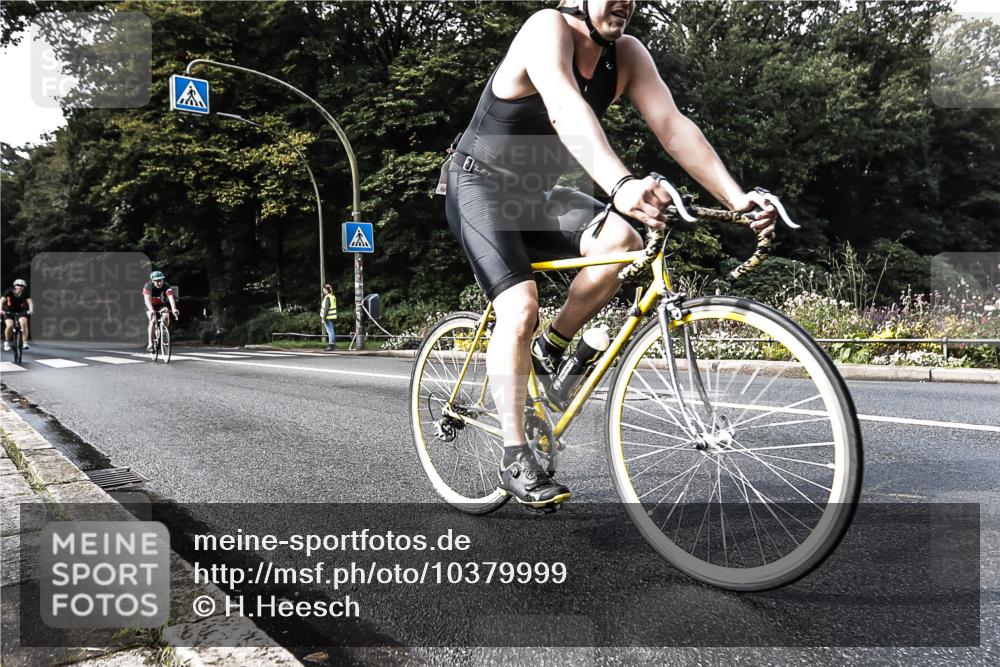 13.09.2026 - Stadtparktriathlon H.Heesch http://msf.ph/oto/10379999 13.09.2026 10:52:29 Radfahren 371, 490, 568, 575, 581 meine-sportfotos.de