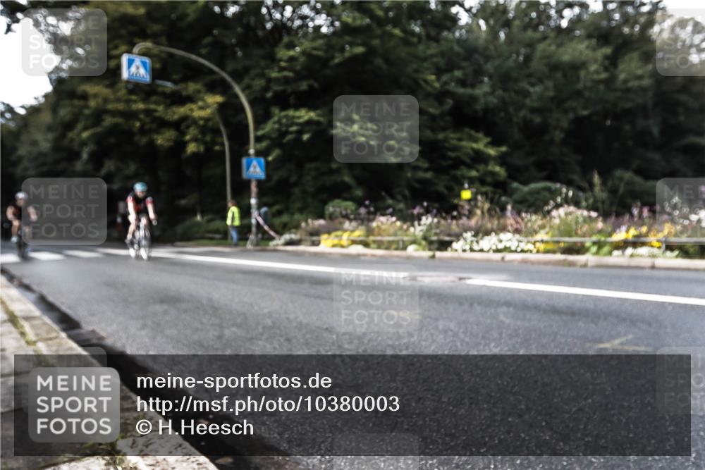 13.09.2026 - Stadtparktriathlon H.Heesch http://msf.ph/oto/10380003 13.09.2026 10:52:29 Radfahren 371, 490, 568, 575, 581 meine-sportfotos.de