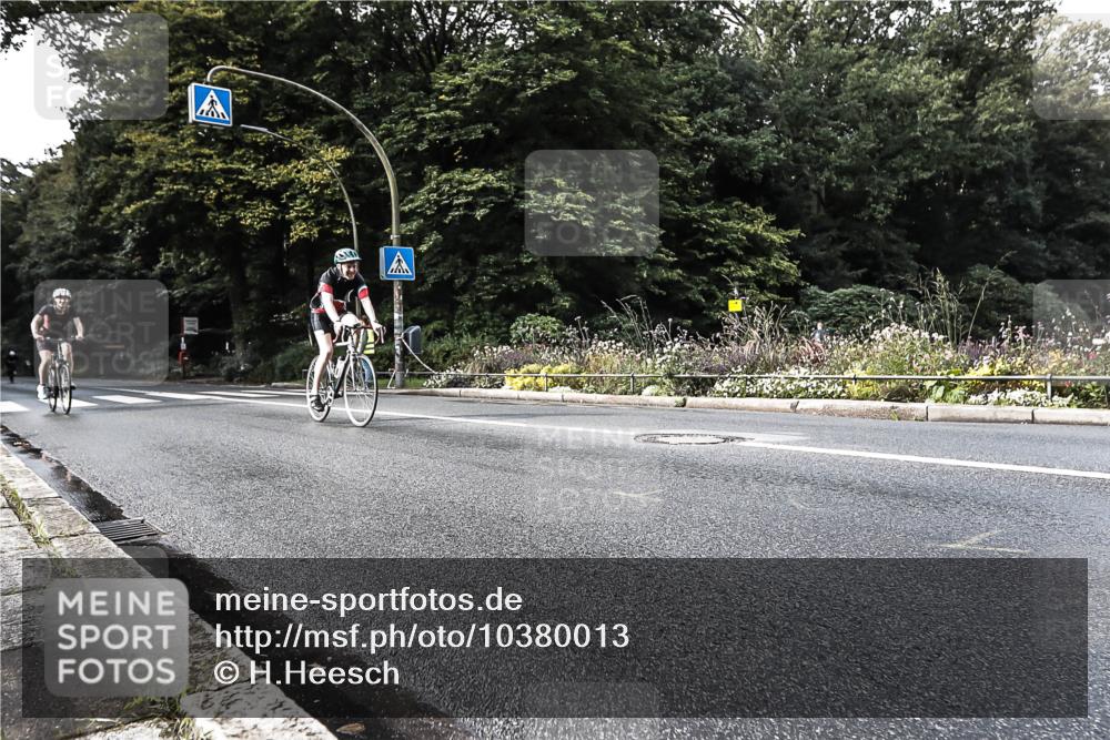 13.09.2026 - Stadtparktriathlon H.Heesch http://msf.ph/oto/10380013 13.09.2026 10:52:29 Radfahren 371, 490, 568, 575, 581 meine-sportfotos.de