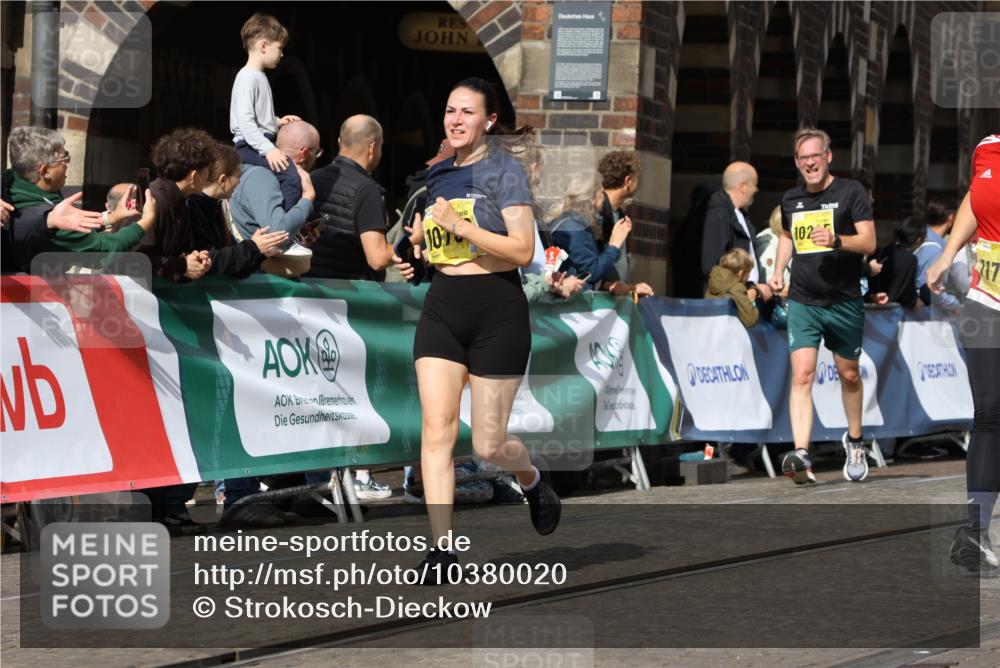 13.09.2026 - 21. swb-Marathon Bremen Strokosch-Dieckow http://msf.ph/oto/10380020 13.09.2026 11:04:27 Ziel 10182, 10291, 10390, 10516, 10607, 10659, 10671, 10672, 10720, 10726, 10912, 10913, 11221, 11318, 11319, 11336, 11470, 11471, 11539, 11618, 11726, 11909, 12001, 12103, 12113, 12140, 12260, 12276, 12392, 12433, 10160, 10481, 10711, 10877, 11114, 11364, 11592, 11761, 11991 meine-sportfotos.de