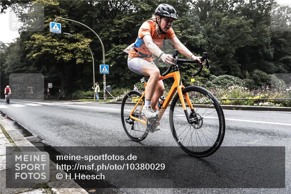 13.09.2026 - Stadtparktriathlon H.Heesch http://msf.ph/oto/10380029 13.09.2026 10:17:52 Radfahren 257, 283 meine-sportfotos.de