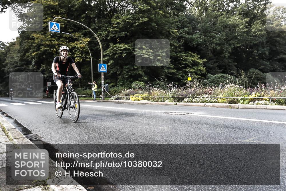 13.09.2026 - Stadtparktriathlon H.Heesch http://msf.ph/oto/10380032 13.09.2026 10:52:30 Radfahren 371, 490, 502, 568, 575, 581 meine-sportfotos.de