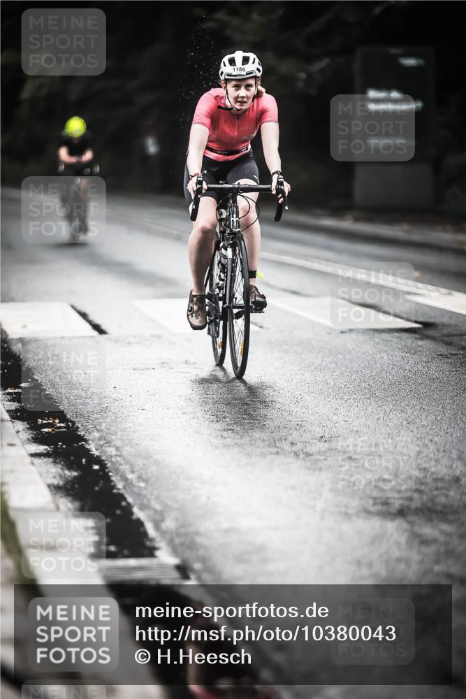 13.09.2026 - Stadtparktriathlon H.Heesch http://msf.ph/oto/10380043 13.09.2026 12:24:28 Radfahren 965, 977, 1025, 1053, 1111, 1186 meine-sportfotos.de