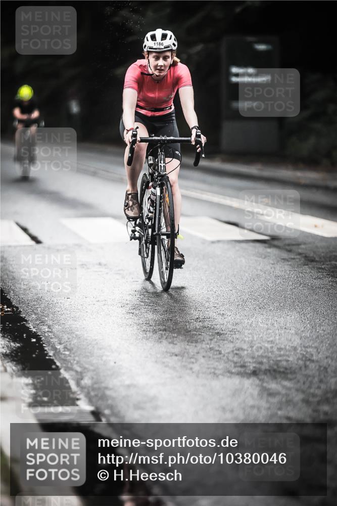 13.09.2026 - Stadtparktriathlon H.Heesch http://msf.ph/oto/10380046 13.09.2026 12:24:28 Radfahren 965, 977, 1025, 1053, 1111, 1186 meine-sportfotos.de