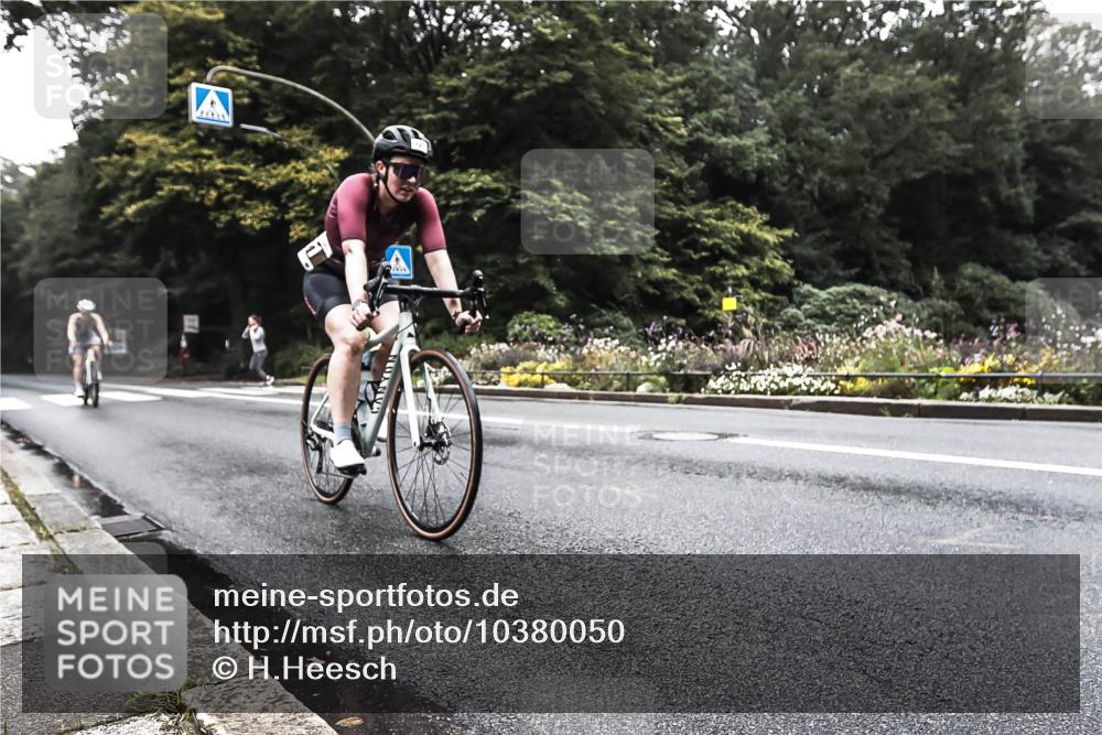 13.09.2026 - Stadtparktriathlon H.Heesch http://msf.ph/oto/10380050 13.09.2026 10:18:01 Radfahren 316, 364, 395, 421 meine-sportfotos.de