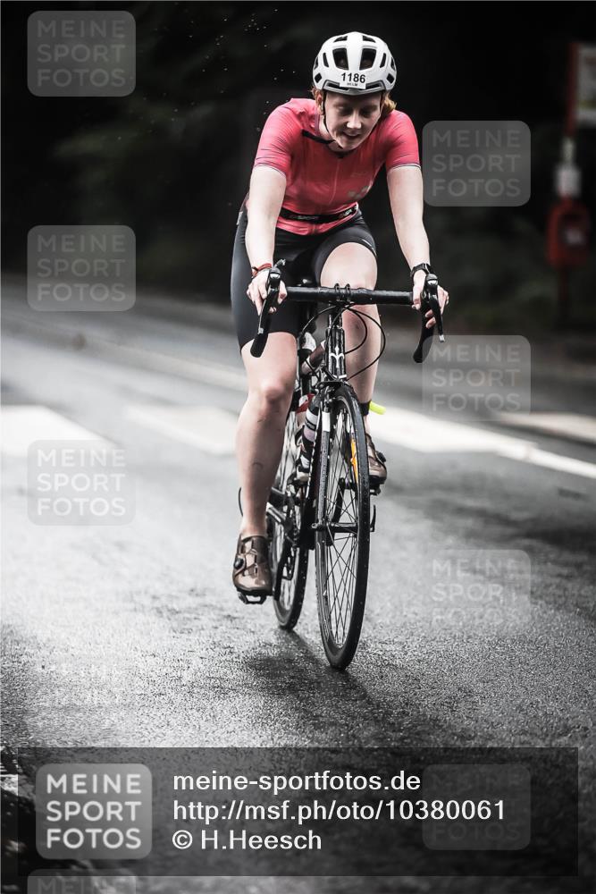 13.09.2026 - Stadtparktriathlon H.Heesch http://msf.ph/oto/10380061 13.09.2026 12:24:29 Radfahren 965, 977, 1025, 1053, 1111, 1186 meine-sportfotos.de