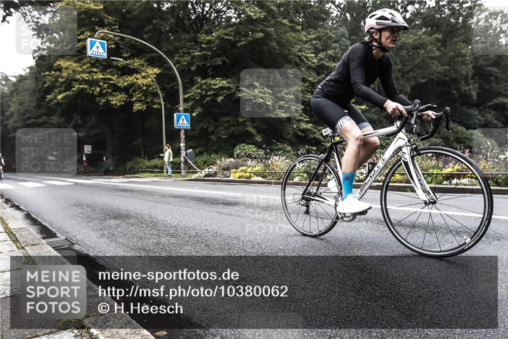13.09.2026 - Stadtparktriathlon H.Heesch http://msf.ph/oto/10380062 13.09.2026 10:18:10 Radfahren 459, 463 meine-sportfotos.de