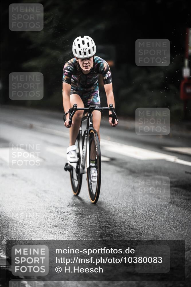 13.09.2026 - Stadtparktriathlon H.Heesch http://msf.ph/oto/10380083 13.09.2026 12:24:32 Radfahren 977, 1039, 1044, 1111, 1114, 1174, 1186 meine-sportfotos.de