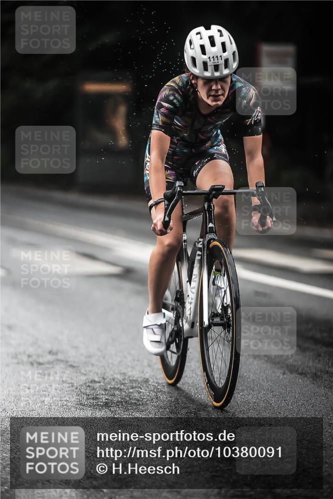 13.09.2026 - Stadtparktriathlon H.Heesch http://msf.ph/oto/10380091 13.09.2026 12:24:32 Radfahren 977, 1039, 1044, 1111, 1114, 1174, 1186 meine-sportfotos.de
