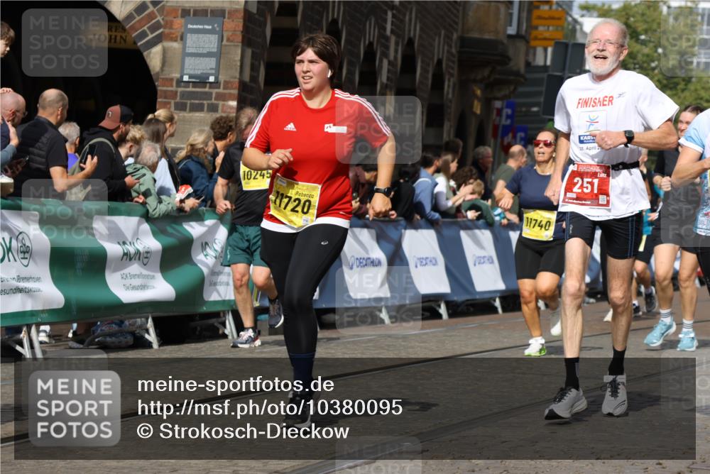 13.09.2026 - 21. swb-Marathon Bremen Strokosch-Dieckow http://msf.ph/oto/10380095 13.09.2026 11:04:29 Ziel 10182, 10291, 10390, 10516, 10613, 10671, 10672, 10726, 10912, 10913, 11221, 11318, 11319, 11336, 11470, 11471, 11539, 11726, 11909, 12001, 12103, 12113, 12140, 12260, 12276, 12433, 10160, 10481, 10711, 10877, 11114, 11364, 11366, 11592, 11705, 11761, 11991 meine-sportfotos.de