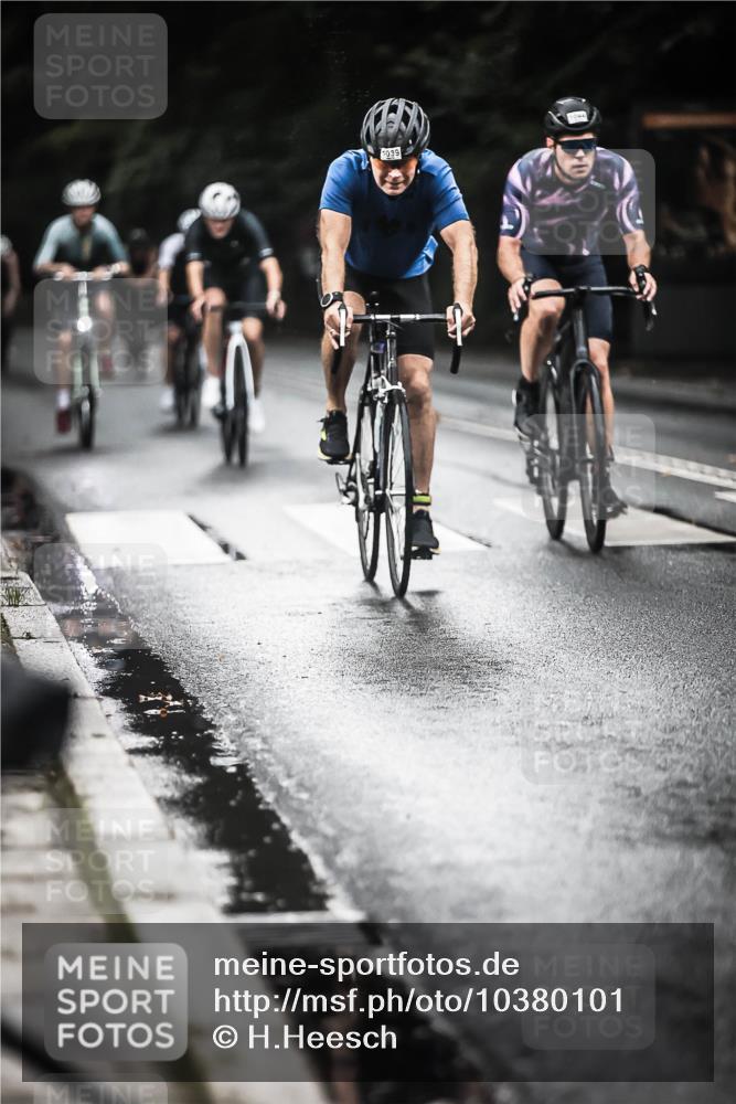 13.09.2026 - Stadtparktriathlon H.Heesch http://msf.ph/oto/10380101 13.09.2026 12:24:36 Radfahren 964, 977, 1039, 1044, 1111, 1114, 1166, 1170, 1174 meine-sportfotos.de