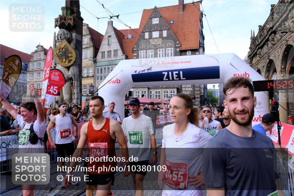 13.09.2026 - 21. swb-Marathon Bremen Tim E. http://msf.ph/oto/10380109 13.09.2026 13:15:47 Ziel 1445, 3346, 4212, 4646, 4653, 4663, 6011, 6162, 6526, 7203, 7291, 7346, 7717, 7992, 8086, 8254, 8255, 9029, 9391, 9475, 9777 meine-sportfotos.de