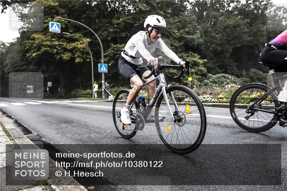 13.09.2026 - Stadtparktriathlon H.Heesch http://msf.ph/oto/10380122 13.09.2026 10:18:32 Radfahren 279, 359, 389 meine-sportfotos.de