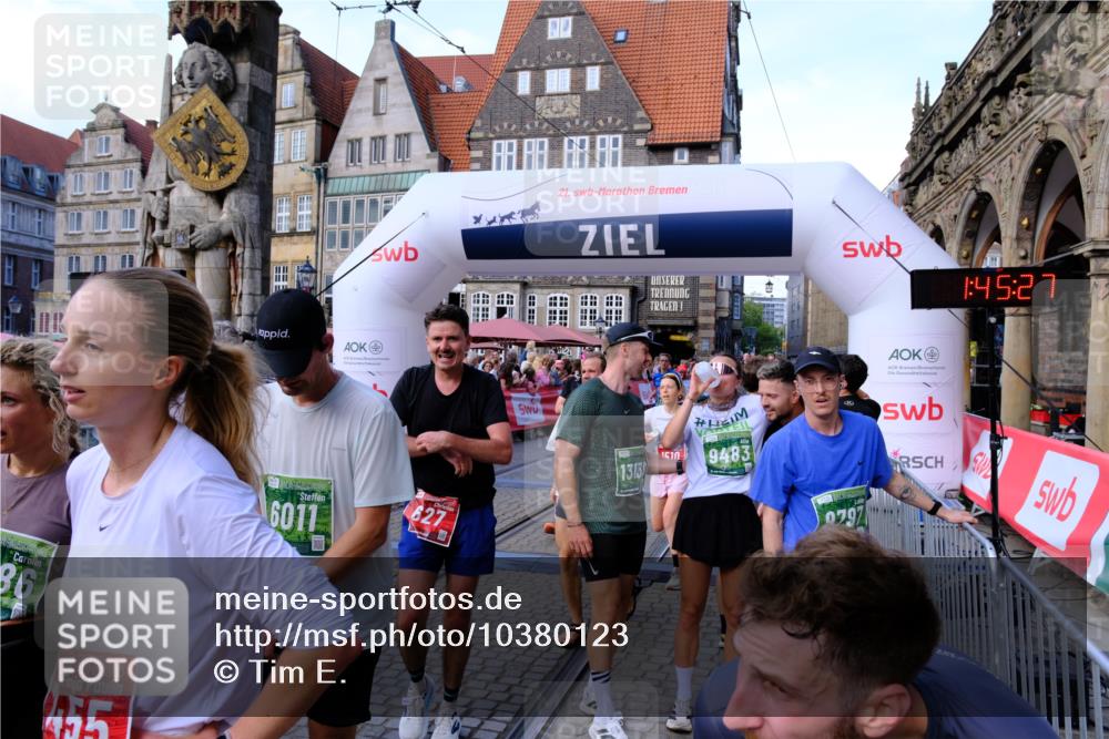 13.09.2026 - 21. swb-Marathon Bremen Tim E. http://msf.ph/oto/10380123 13.09.2026 13:15:49 Ziel 1033, 1445, 3346, 4212, 4646, 4653, 4663, 5533, 6162, 6526, 7203, 7291, 7346, 7992, 8086, 8254, 8255, 9029, 9391, 9475, 9777 meine-sportfotos.de